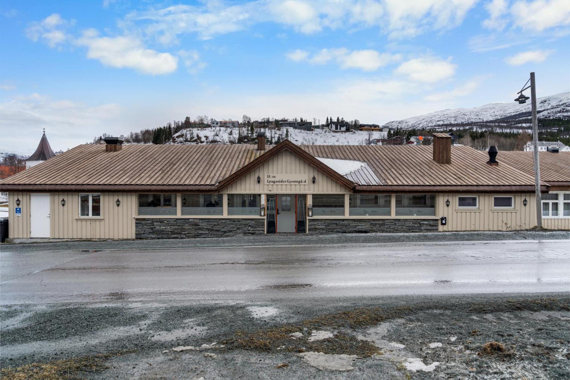 Gjestegård Gjestgiverier Lyngseidet