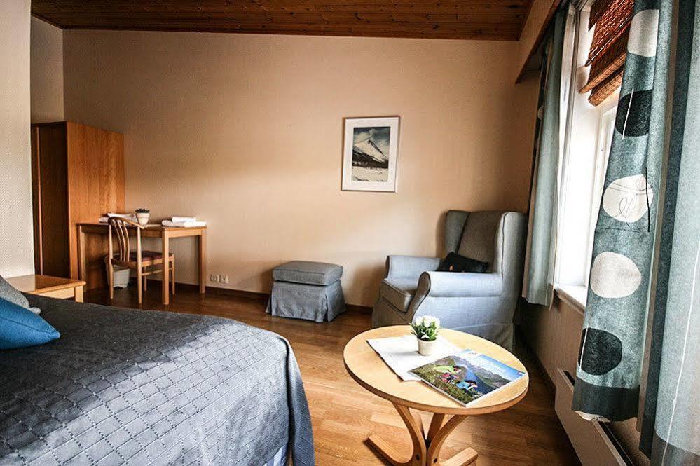 Gjestegård Gjestgiverier Lyngseidet