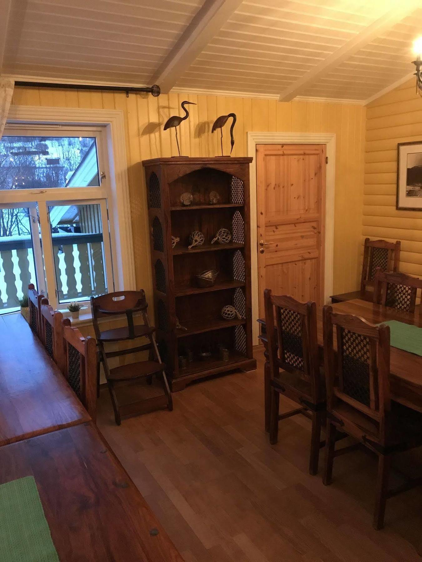 Gjestgiverier Gjestegård Lyngseidet